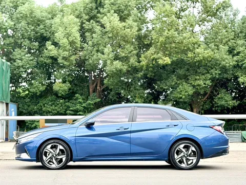 Hyundai Elantra (Avante)