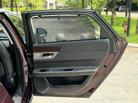 Jaguar XFL