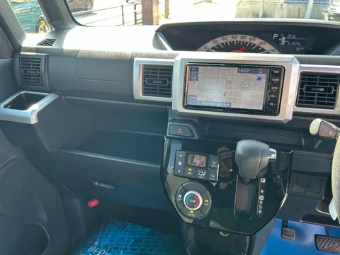 Toyota Pixis Mega