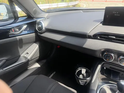 Mazda MX-5 (Roadster)