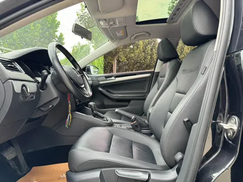 Volkswagen Sagitar
