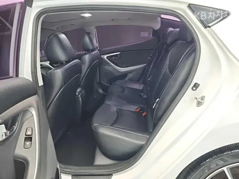 Hyundai Elantra (Avante)