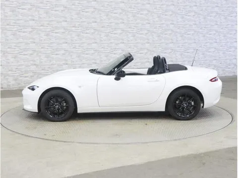 Mazda MX-5 (Roadster)