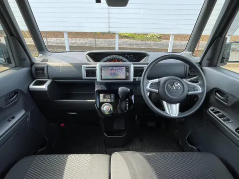 Toyota Pixis Mega