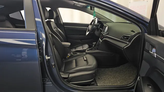 Hyundai Elantra (Avante)