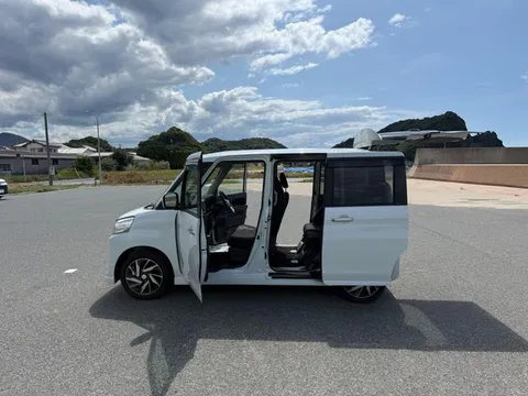 Suzuki Spacia Custom
