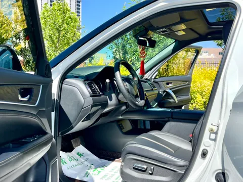 Honda UR-V