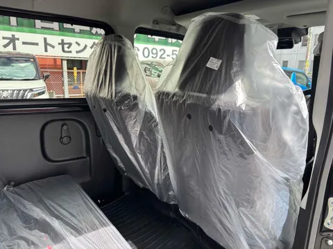 Nissan Clipper Van