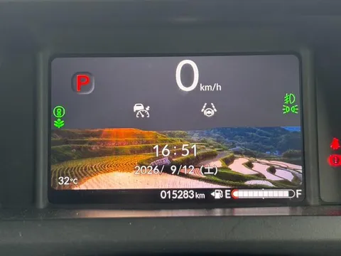 Honda N-BOX Custom