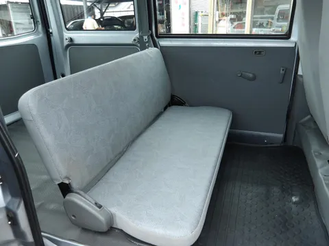 Nissan Clipper Van