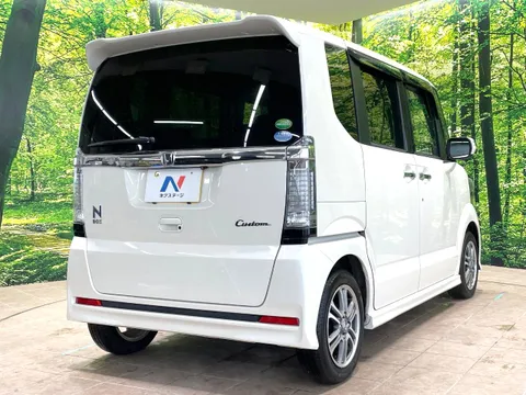 Honda N-BOX Custom