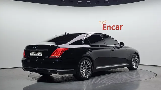 Genesis G90 (EQ900)