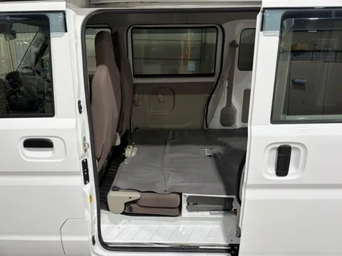 Mitsubishi Minicab Van