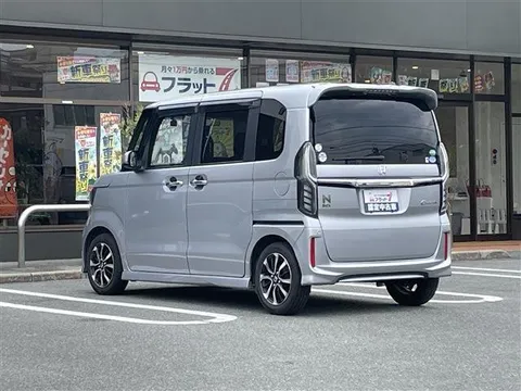 Honda N-BOX Custom