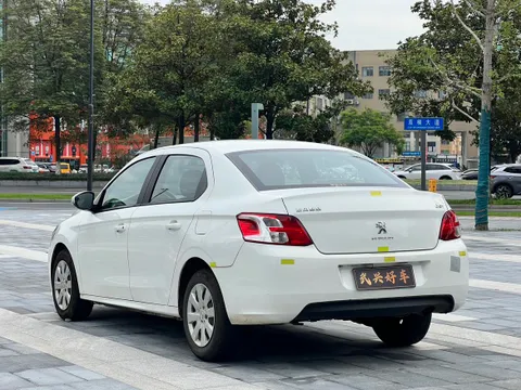 Peugeot 301