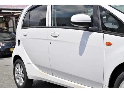 Mitsubishi I