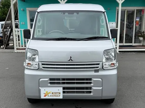 Mitsubishi Minicab Van