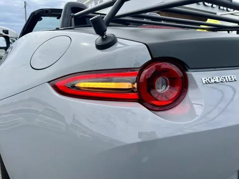 Mazda MX-5 (Roadster)