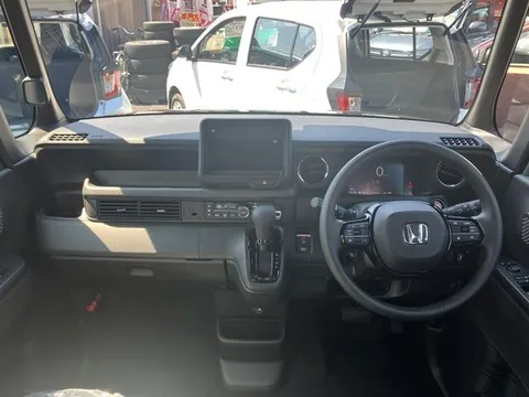 Honda N-BOX Custom