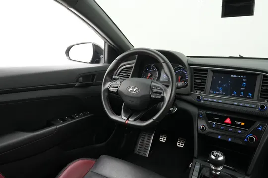 Hyundai Elantra (Avante)