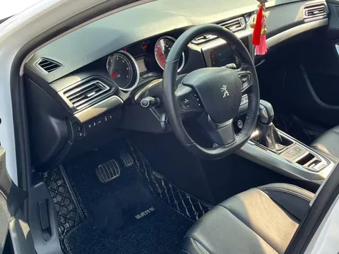 Peugeot 408