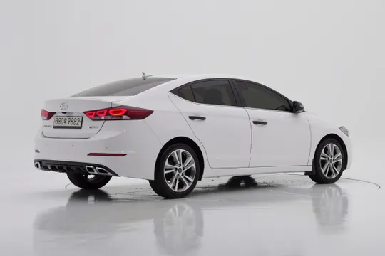Hyundai Elantra (Avante)