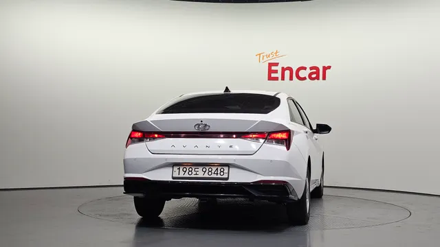 Hyundai Elantra (Avante)