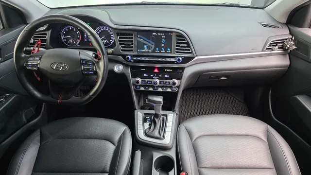 Hyundai Elantra (Avante)