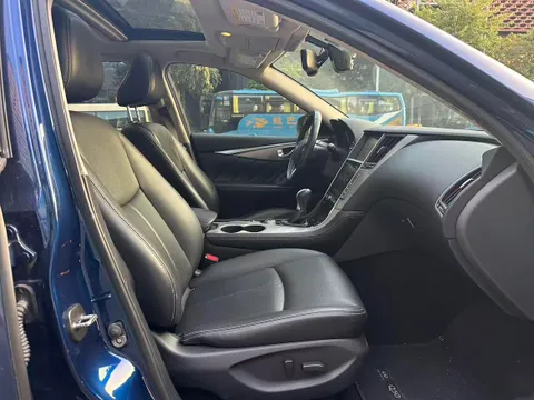 Infiniti Q50L