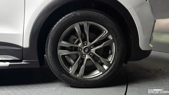 Hyundai Grand Santa Fe (Maxcruz)