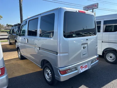 Toyota Pixis Van