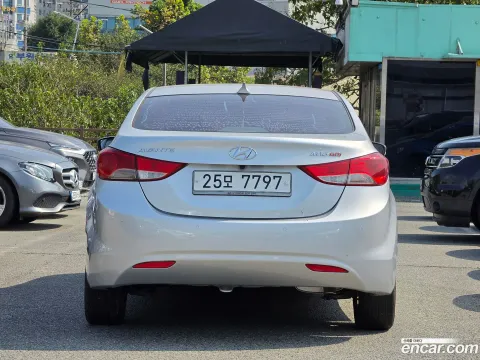 Hyundai Elantra (Avante)