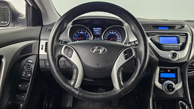 Hyundai Elantra (Avante)