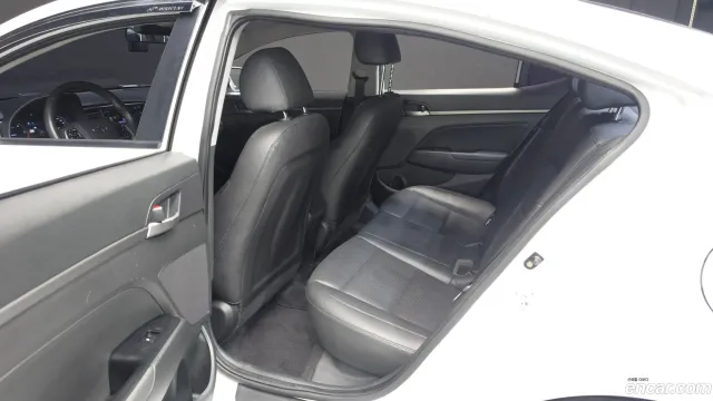 Hyundai Elantra (Avante)