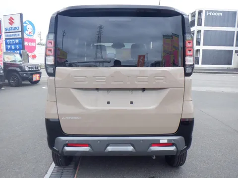 Mitsubishi Delica Mini