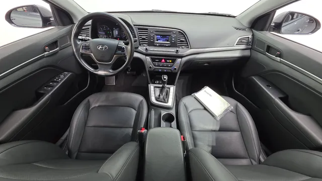 Hyundai Elantra (Avante)