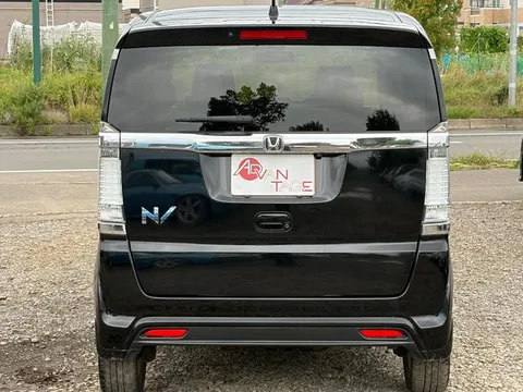 Honda N-BOX Slash