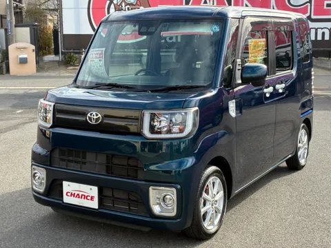 Toyota Pixis Mega