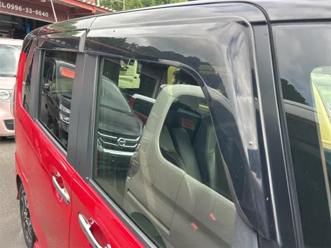 Honda N-BOX Custom