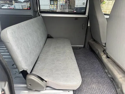 Nissan Clipper Van