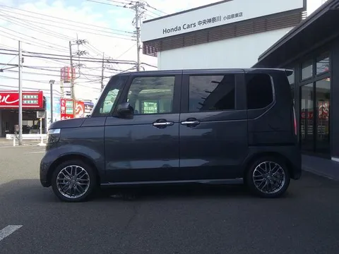 Honda N-BOX Custom