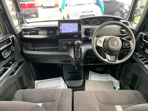 Honda N-BOX Custom