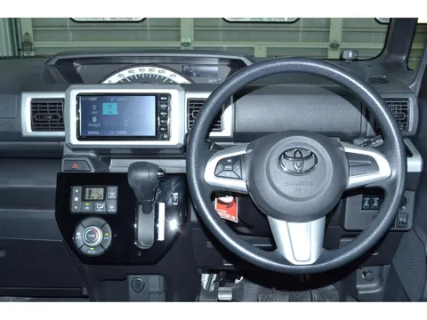 Toyota Pixis Mega