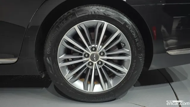Genesis G90 (EQ900)