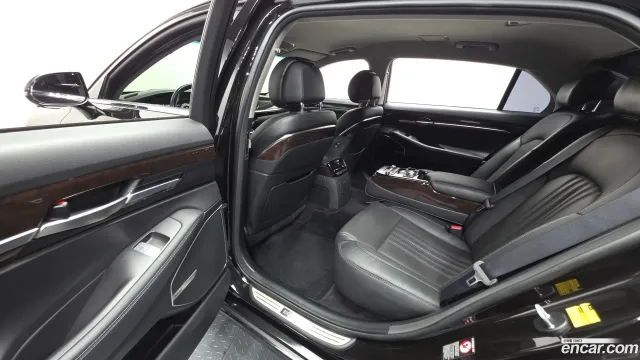 Genesis G90 (EQ900)