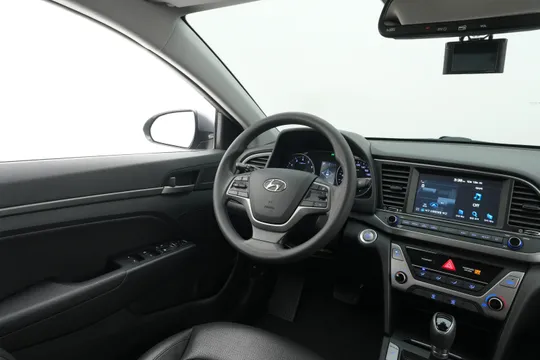 Hyundai Elantra (Avante)