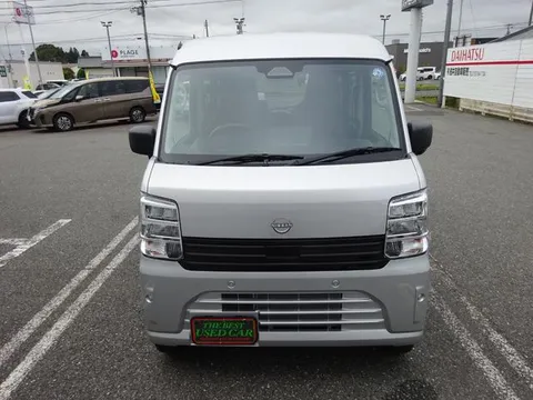 Nissan Clipper Van