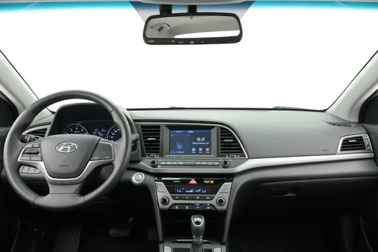 Hyundai Elantra (Avante)