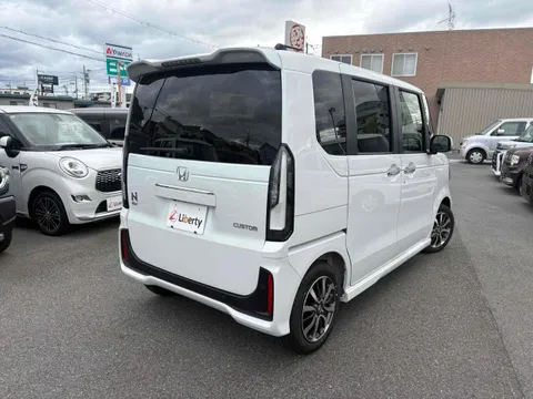 Honda N-BOX Custom