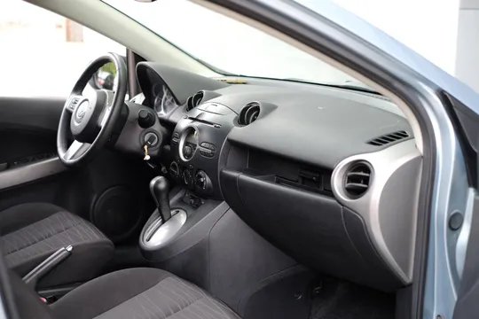 Mazda Mazda 2
